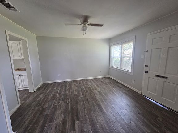 3rd image of 113 Magnolia Ct #113