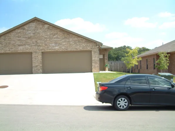 943 Sylvia St, Weatherford, TX 76086