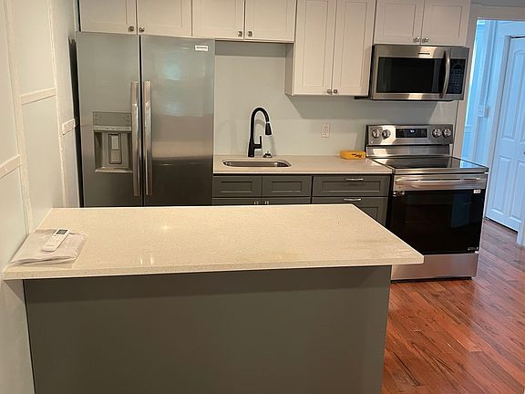 2nd image of 232 Myrtle Ave #2