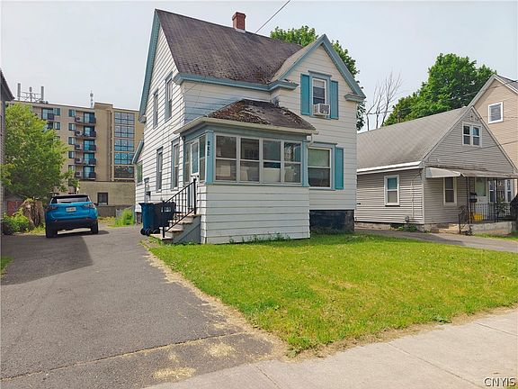 2nd image of 139 Seeley Ave