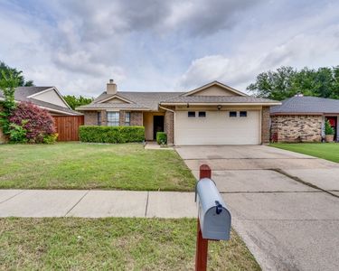 311 Valley Spring Dr, Arlington, TX, 76018