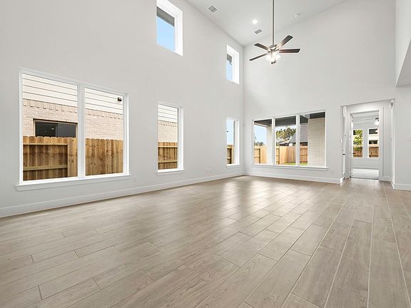 5th image of 15710 Juliet Ct