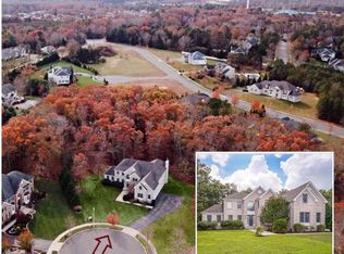 10 Forest Edge Ct, Manahawkin, NJ 08050