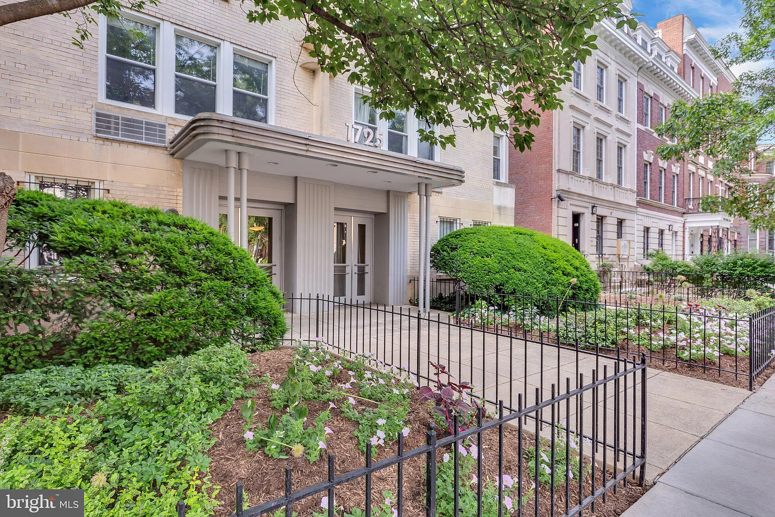 1725 New Hampshire Ave NW APT 303 photo 1