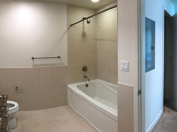 3rd image of 338 Spear St Unit 7J