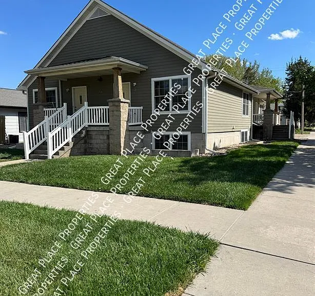 1201 Three Pines Ct #B — Photo 5