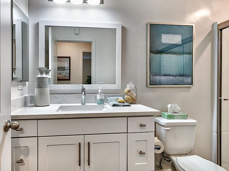 Windsor Manor Apartments — Photo 8