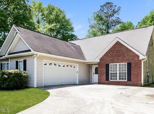 15 Oaks Landing Dr, Covington, GA 30016