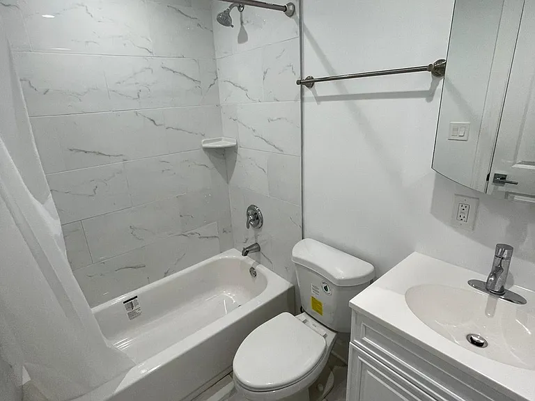 1412 Montague St NW #B — Photo 12