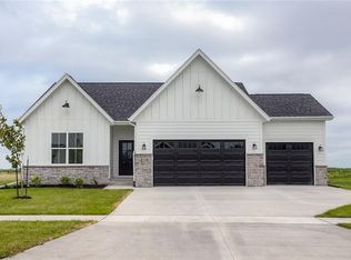 214 NW Reinhart Dr, Ankeny, IA 50023