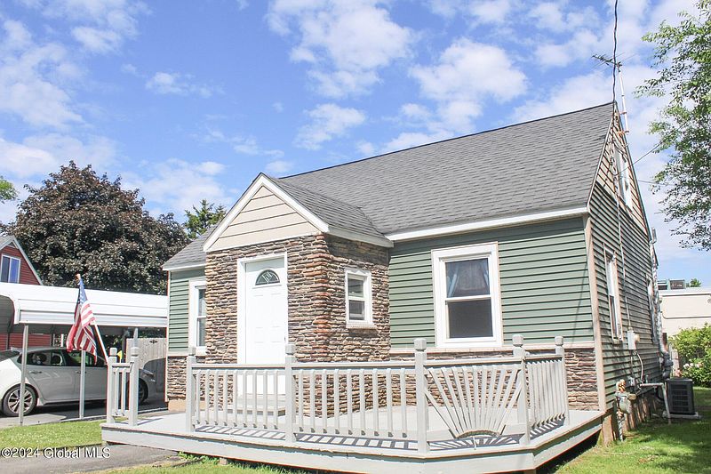 5th image of 7 Erie Street