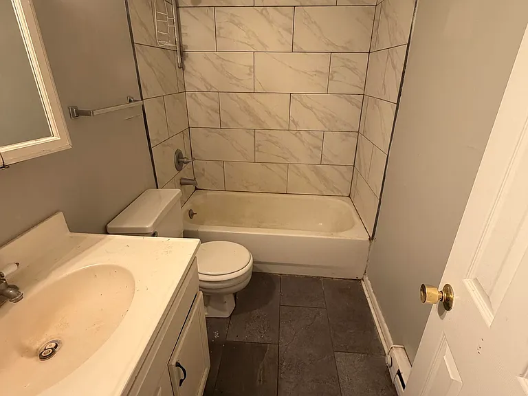 1725 Columbia St #3 — Photo 8