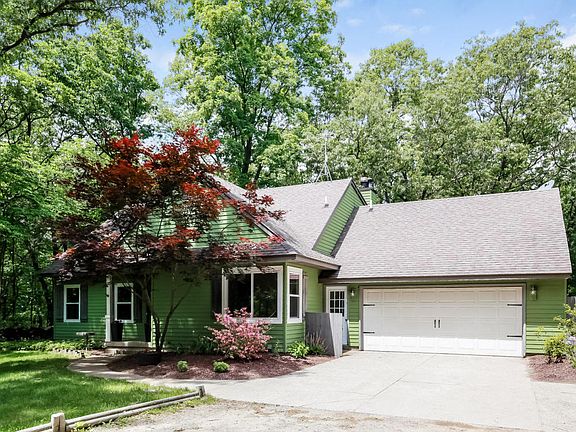 2nd image of 11901 Alden Pines Dr NE