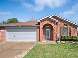 5701 Vandalia Trl, Arlington, TX 76017