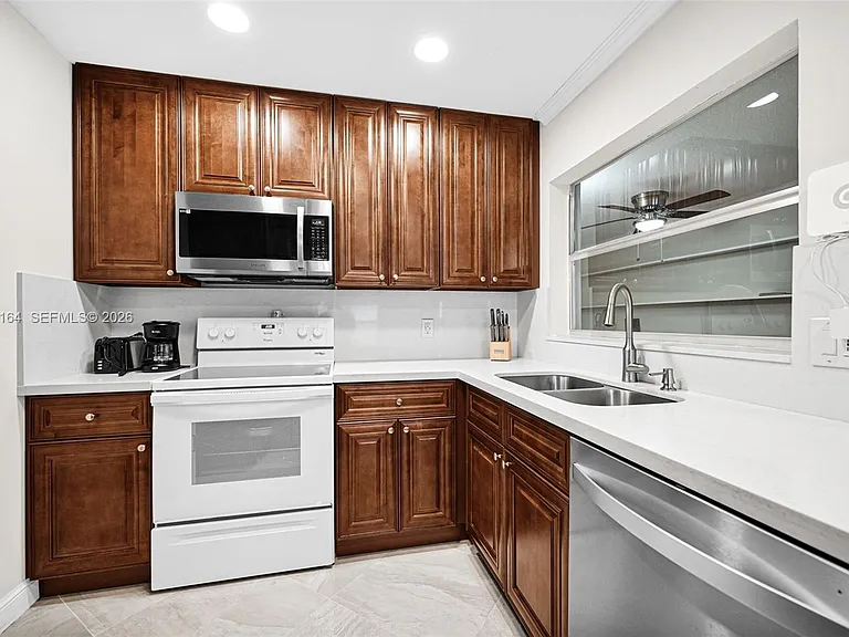 2528 SW Natura Blvd — Photo 8