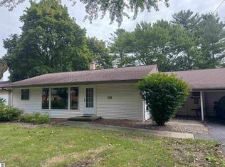 119 Dearing Dr, Shepherd, MI 48883