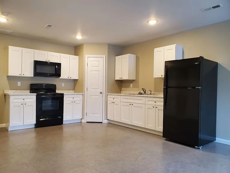 213 Cane Creek Ln #108 — Photo 2