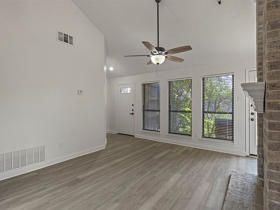 5th image of 3701 Clover Hill Ln