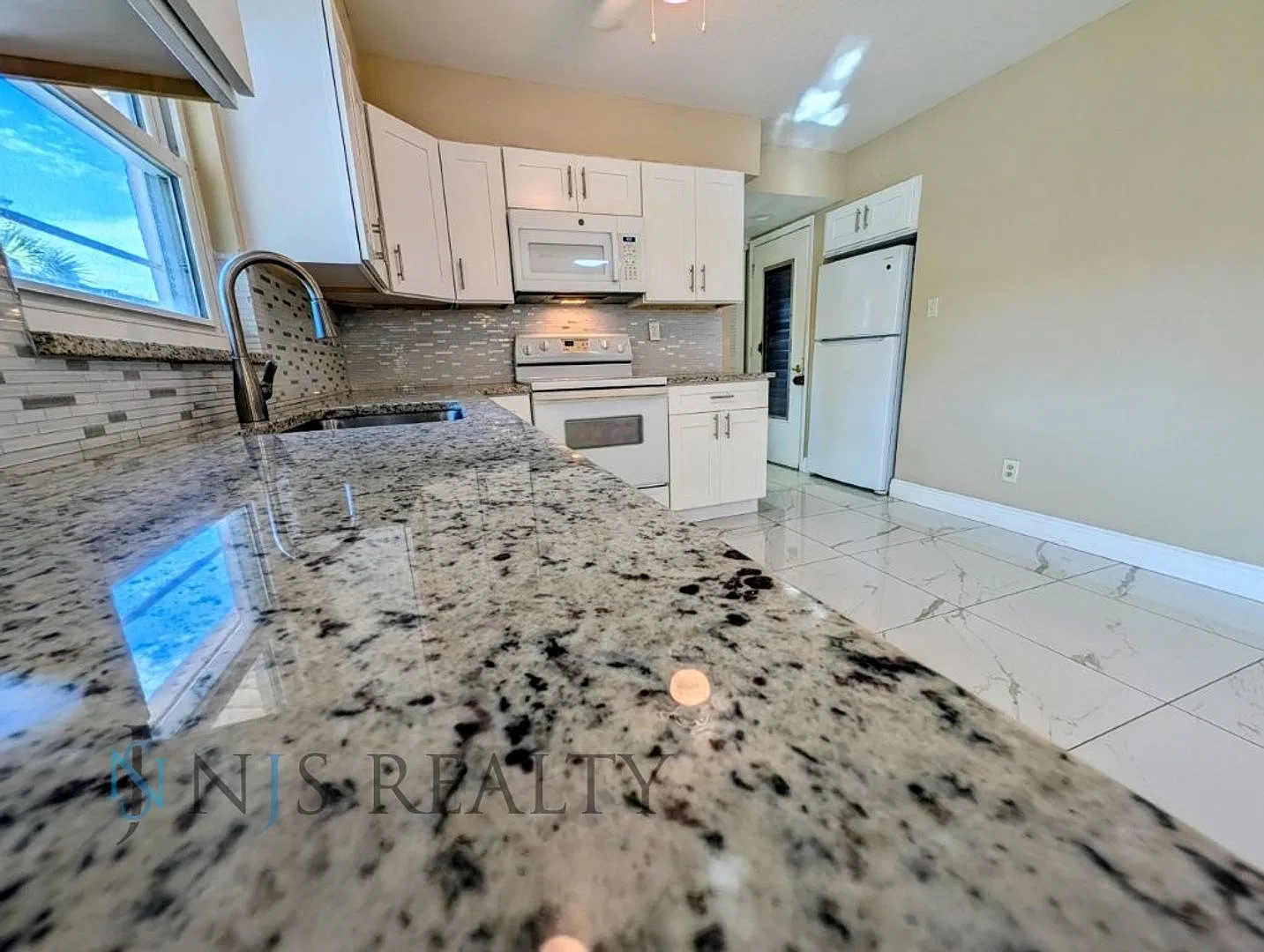 Brand New Renovation~2 Bed~2 Bath, Extra Parking In Rear, Shed, New New New — Photo 2