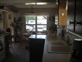 5th image of 528 Fairview Ave