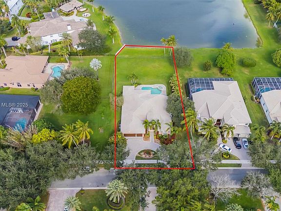 2nd image of 10213 S Lake Vista Cir