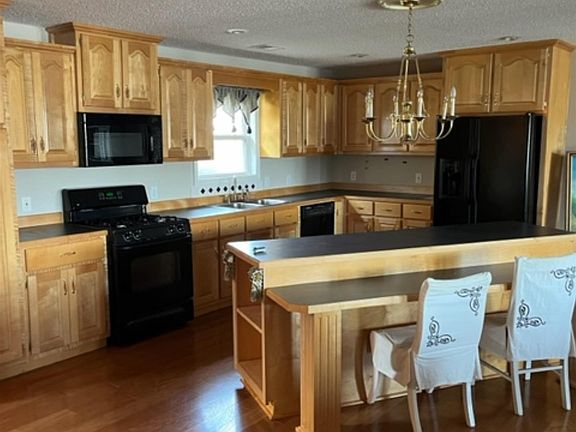 2nd image of 235 Marion Peak Ln