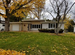 325 Dauphin St, Green Bay, WI 54301