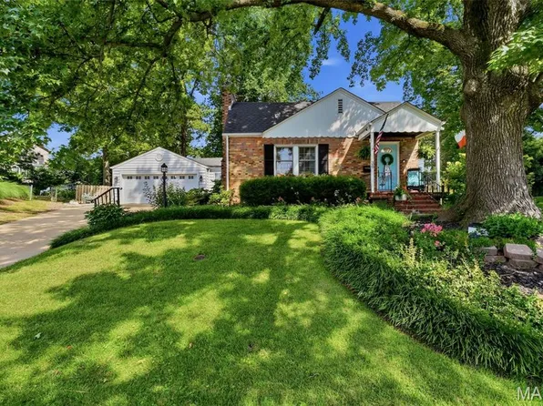 36 Southridge Ct, Saint Louis, MO 63122