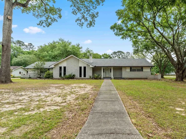 26526 Debra Dr, Denham Springs, LA 70726