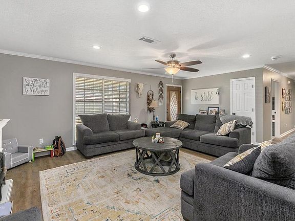 3rd image of 1528 Anita St
