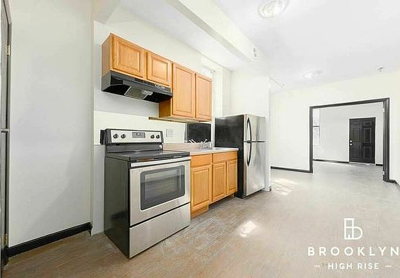 3rd image of 751 Hart St #1C
