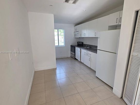 3rd image of 4729 NW 15th Ave #4727