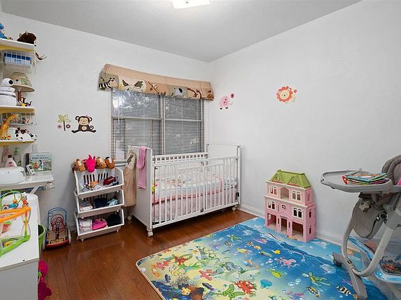 3rd image of 18 Olympia Dr