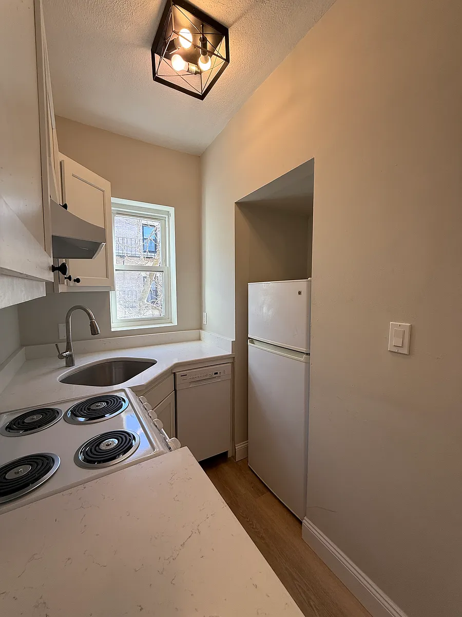 Building Photo - 111 Norway St #302D