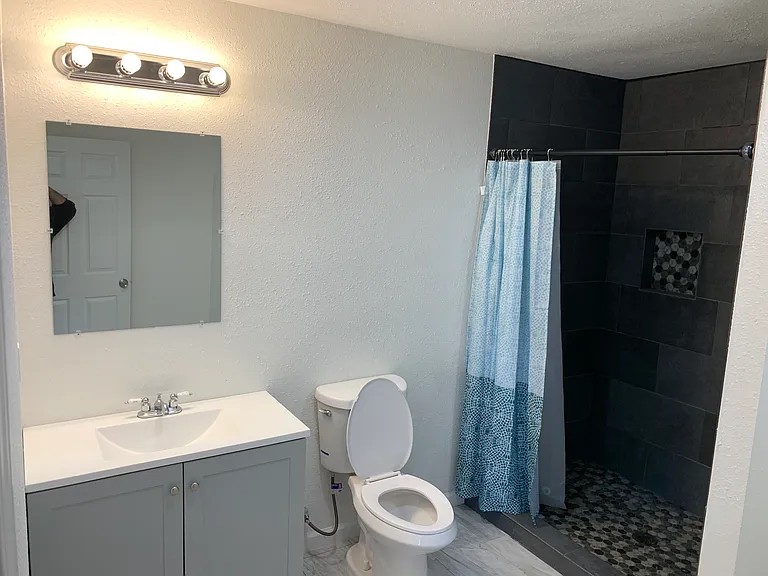 626 W Edythe St #626 — Photo 10