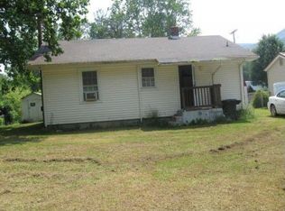 2926 Catawba Valley Dr, Salem, VA 24153