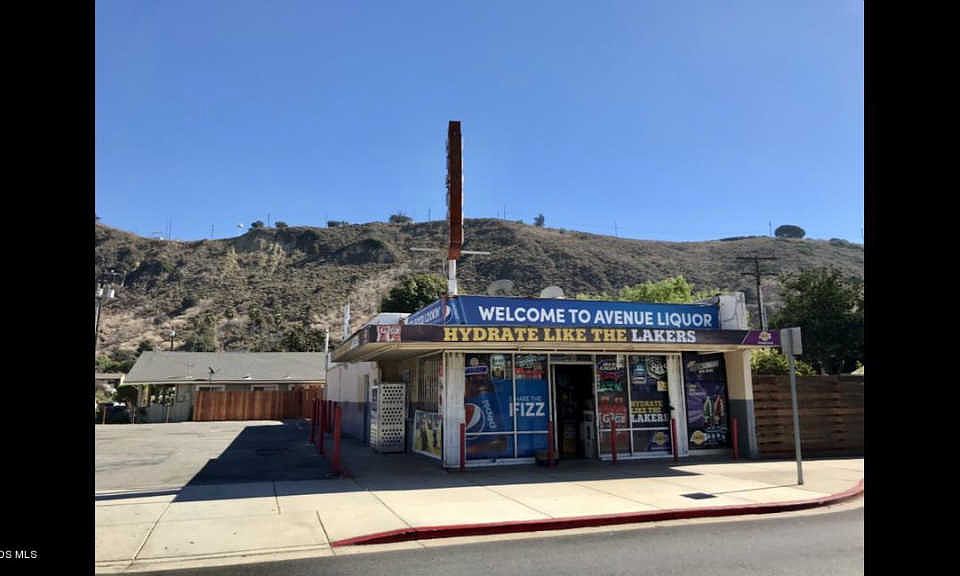 1st image of 580 N Ventura Ave
