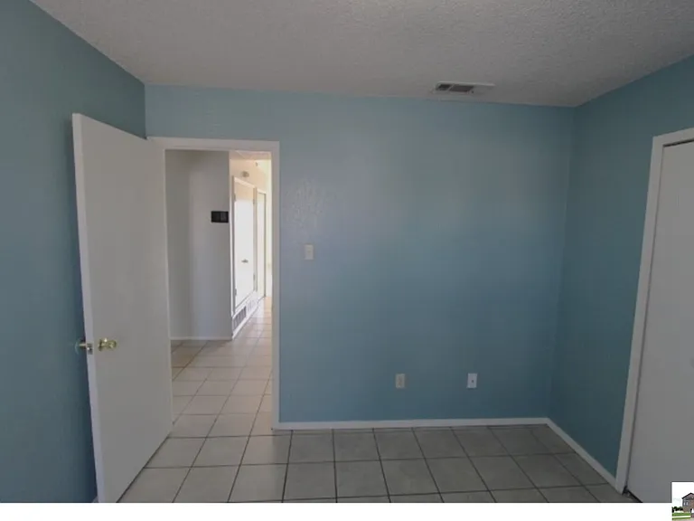 2404 Fieldstone Dr — Photo 16