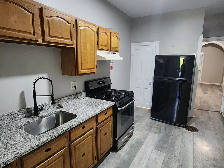 518 King St — Photo 12