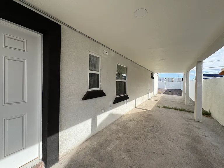 1637 W Garfield St — Photo 10
