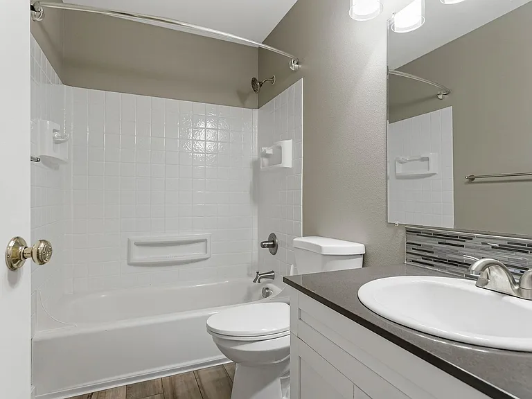 249-Nola Place Apartments — Photo 44