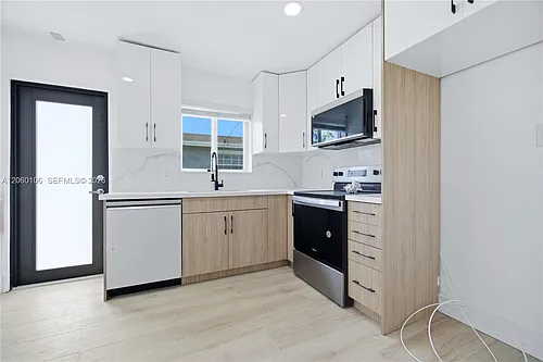 2209 SW 61st Ave #1-2 Photo 1
