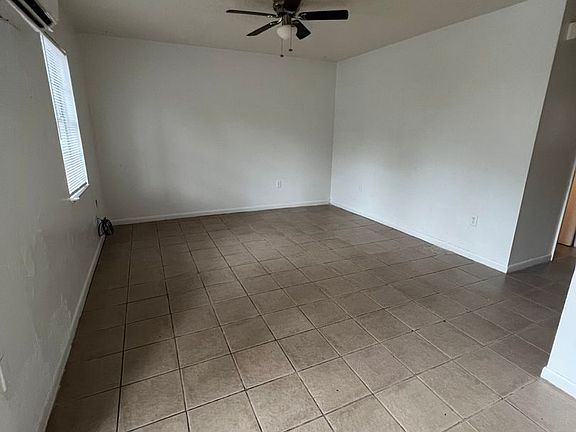 2nd image of 1601 W Lowry Ave #B