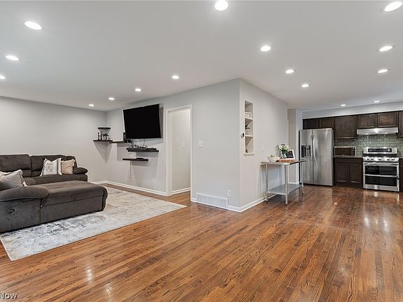 5th image of 1709 Alcester Rd