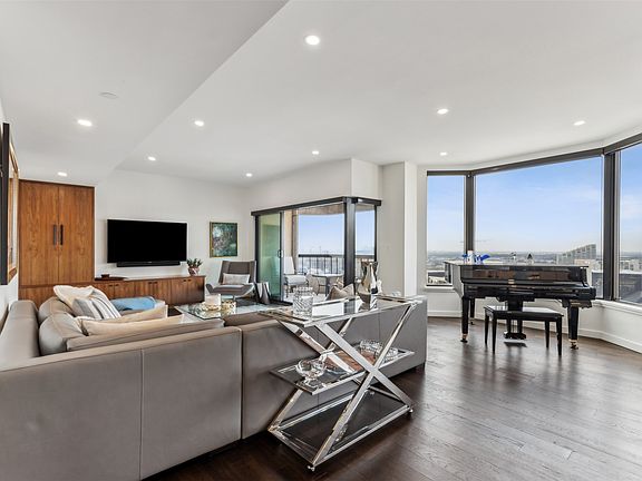 4th image of 3030 McKinney Ave APT 2305