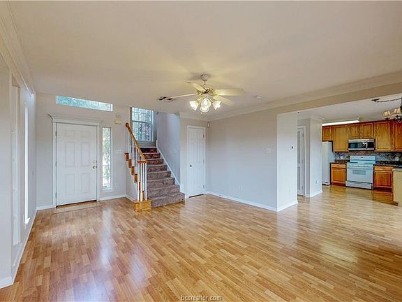 3rd image of 3200 Neuburg Ct