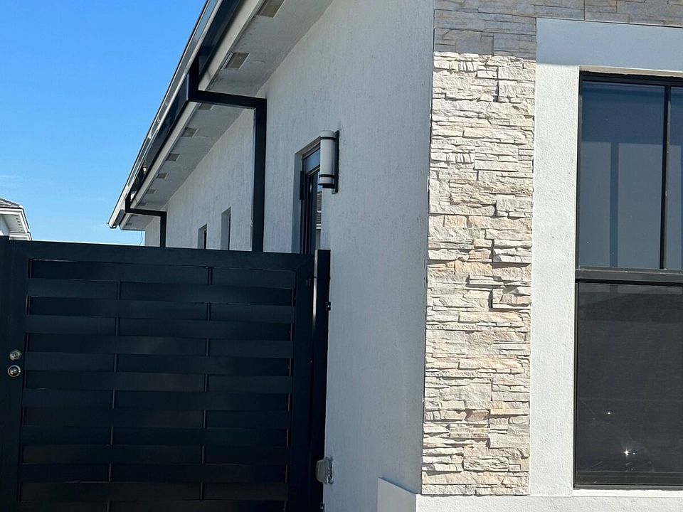 Independent Entrance with Keypad and Ringbell