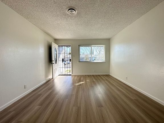 5th image of 4605 Cyclamen Way