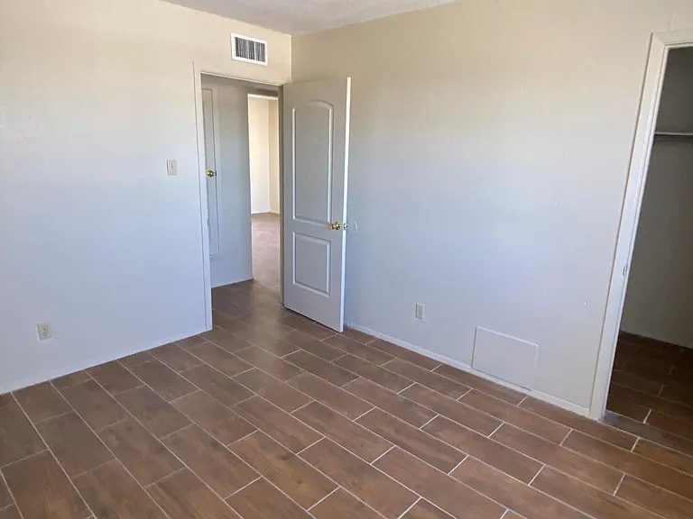 Alto Mesa Apartments — Photo 25