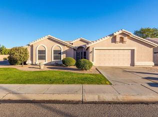 6916 W Robin Ln, Glendale, AZ 85310